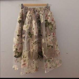 NWOT Esley Floral Overlay Skirt